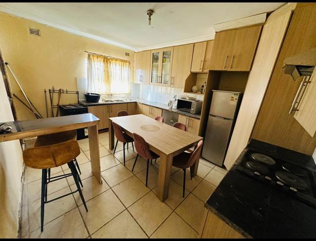 5 BEDROOM HOUSE FOR SALE IN EDENDALE J